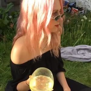 Meet your Posher, Zoë